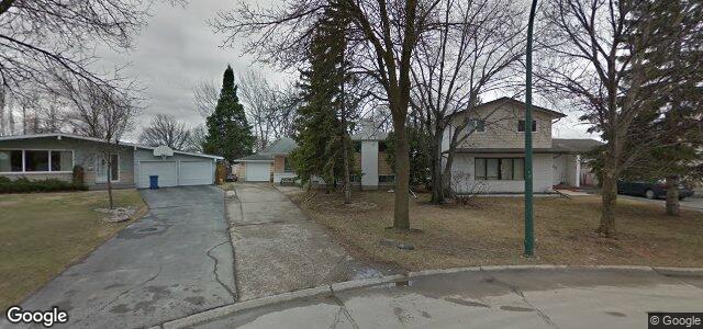 Photo of 31 Pontiac Bay in Winnipeg, Manitoba