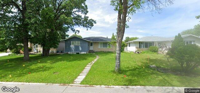 Larawan ng 35 Dickens Drive sa Winnipeg, Manitoba
