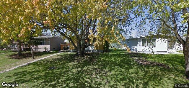 Photo of 350 Whitegates Crescent in Winnipeg, Manitoba