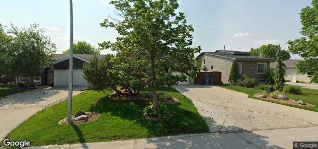 Photo of 110 Burlington Way in Winnipeg, Manitoba