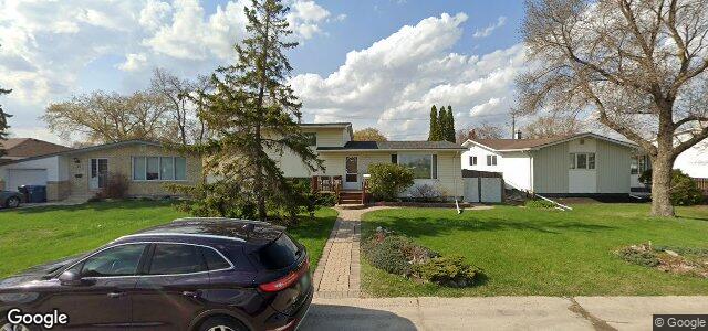 Photo of 35 Lomond Boulevard in Winnipeg, Manitoba