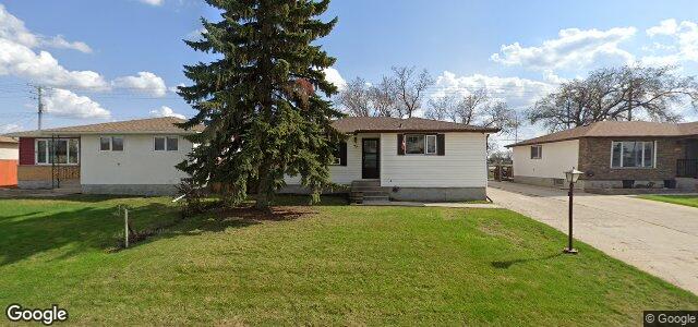 Larawan ng 75 Penfold Crescent sa Winnipeg, Manitoba