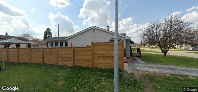 93 Lochmoor Avenue（加拿大曼尼托巴省溫尼伯市）房屋照片